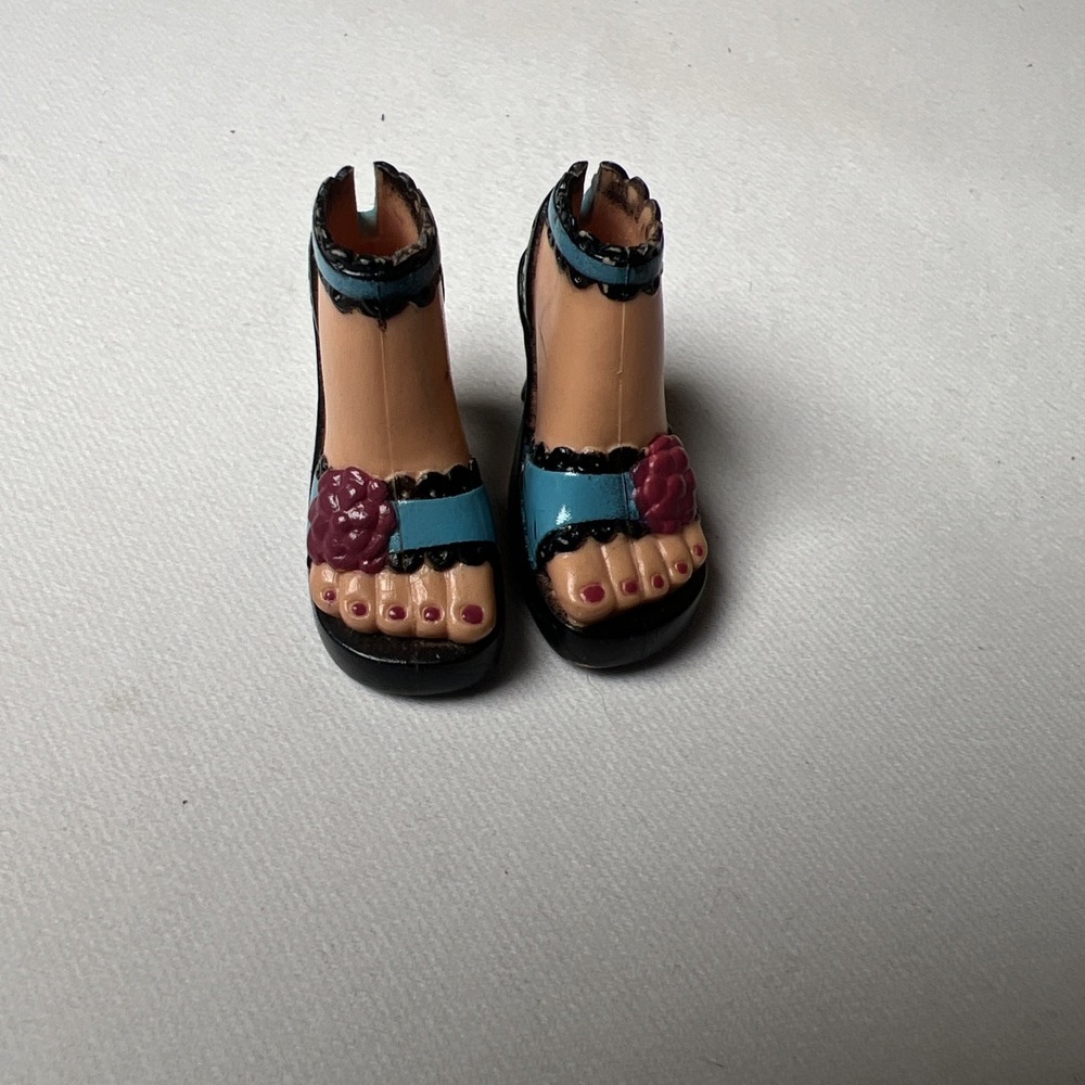 Barbie My Scene Doll Shoes Glam Strappy Sandals W Feet Toes Nail Polish -Blue